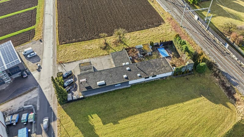 STRATEGIC PRIME LOCATION - RESIDENTIAL AND COMMERCIAL BUILDING WITH 412 M2 TOTAL FLOOR SPACE (1)