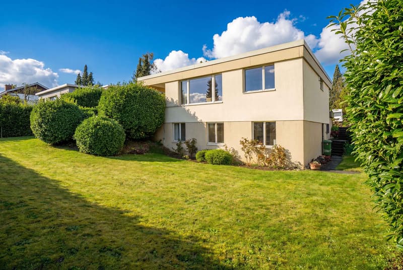 CHARMING 6.5-ROOM DETACHED HOUSE WITH TERRACE AND DOUBLE GARAGE IN NÜRENSDORF (1)
