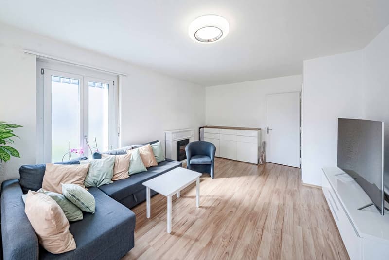 YIELD OPPORTUNITY IN THE SCHOSSHALDEN DISTRICT OF BERNE (4.3%) (2)