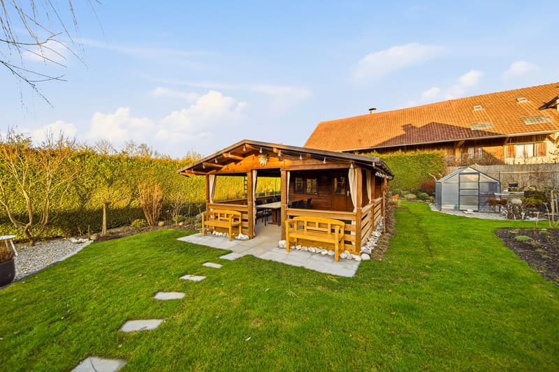 SYMBIOSIS BETWEEN CLASSIC & COMFORT - 7.5 ROOM HOUSE WITH GRANNY APARTMENT (8)