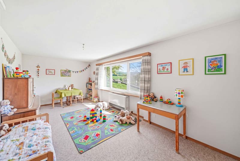 DREAMLIKE LIVING WITH LOTS OF POTENTIAL (5)