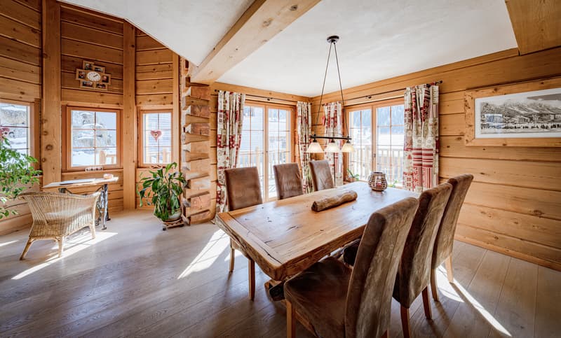 FIRST-CLASS LOG CABIN IN CHURWALDEN - 4.5 ROOM MAISONETTE ON THE ROOF (2)