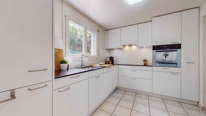WELL-MAINTAINED 6.5-ROOM SEMI-DETACHED HOUSE WITH GARDEN AND BALCONY (5)