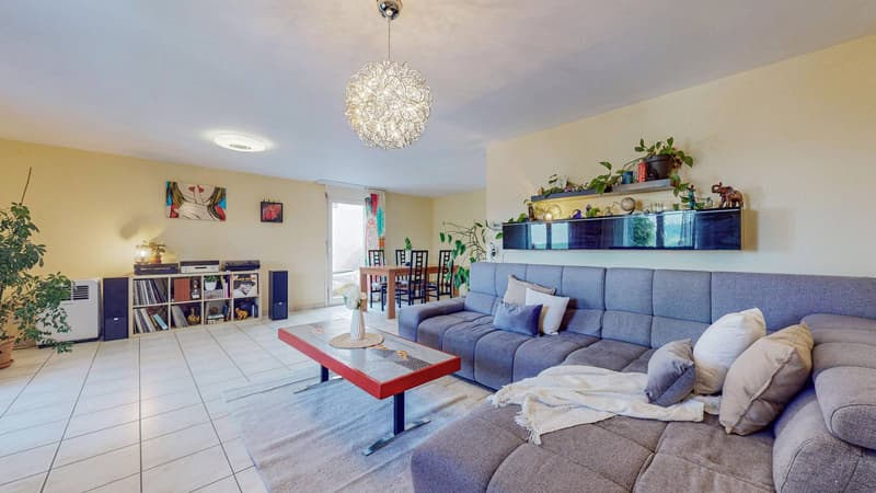 WELL-MAINTAINED 6.5-ROOM SEMI-DETACHED HOUSE WITH GARDEN AND BALCONY (3)