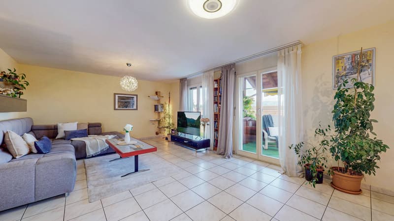 WELL-MAINTAINED 6.5-ROOM SEMI-DETACHED HOUSE WITH GARDEN AND BALCONY (2)