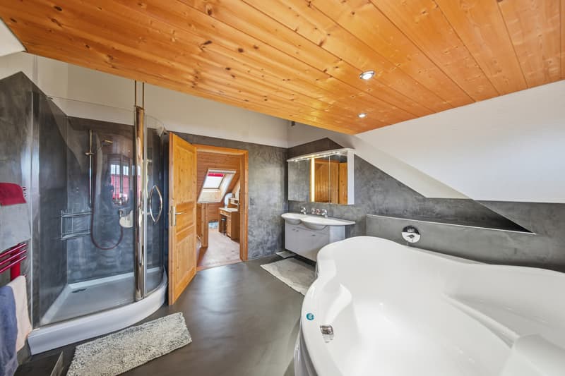 CHARMING 4.5-ROOM DETACHED HOUSE WITH BALCONY AND GARDEN SEATING AREA (5)