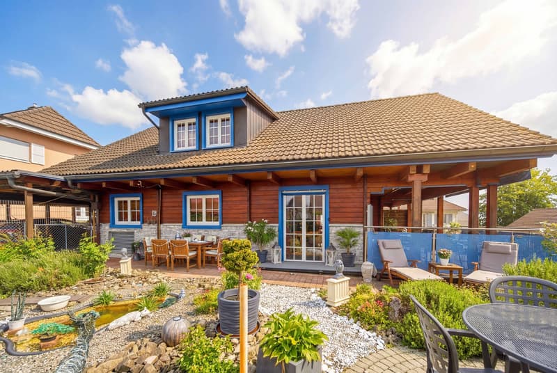 CHARMING 4.5-ROOM DETACHED HOUSE WITH BALCONY AND GARDEN SEATING AREA (1)