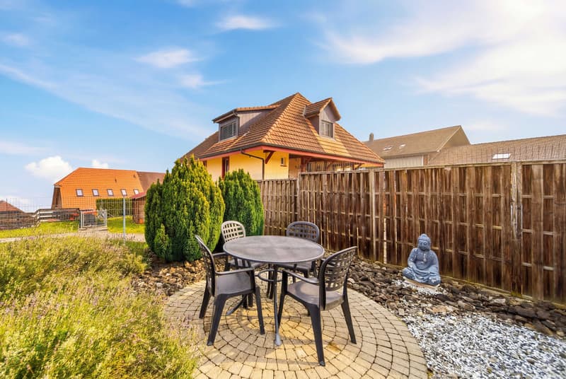 CHARMING 4.5-ROOM DETACHED HOUSE WITH BALCONY AND GARDEN SEATING AREA (7)