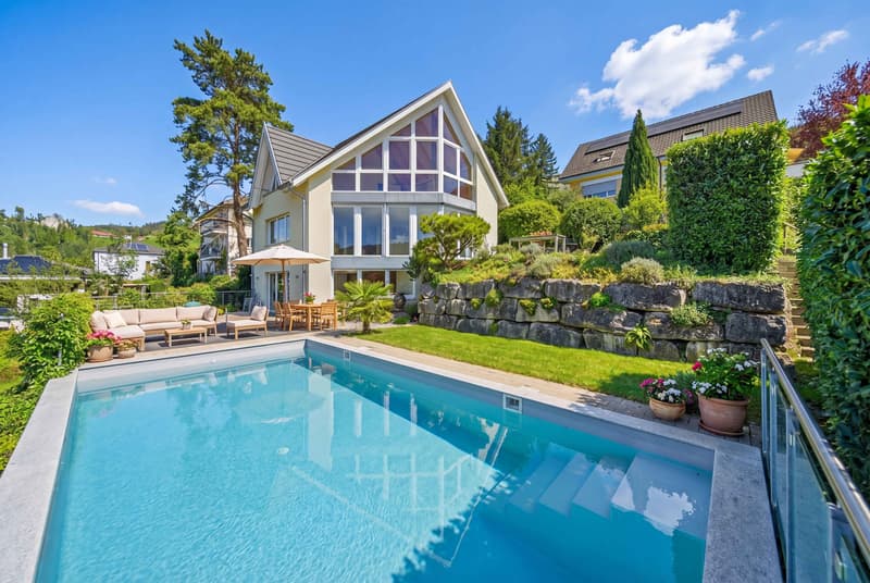 TIMELESS ARCHITECT-DESIGNED HOUSE WITH POOL AND GRANNY APARTMENT (1)