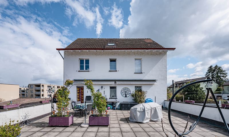 RESIDENTIAL AND COMMERCIAL BUILDING WITH POTENTIAL IN THE HEART OF ETTINGEN (8)