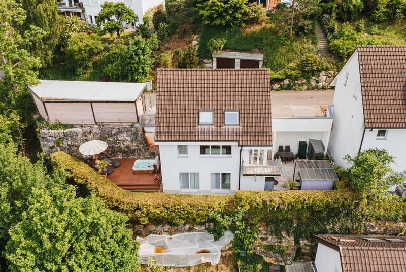 DETACHED ON A SLOPE - 5.5 ROOM DETACHED HOUSE (1)