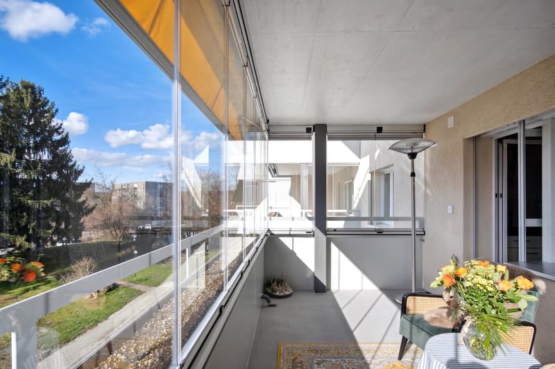 APPARTEMENT LUMINEUX AVEC BALCON VITRÉ ET BIEN DESSERVI (7)