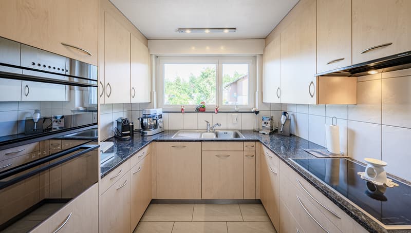 THINK BIG - WELL MAINTAINED 7.5 ROOM DETACHED HOUSE (4)