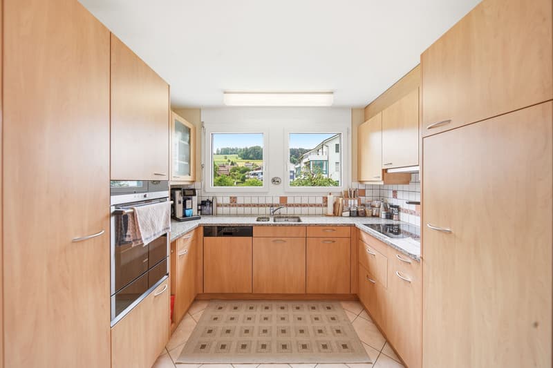 NICE AND GOOD - WELL-KEPT 4.5 ROOM APARTMENT IN THE CITY CENTER (3)