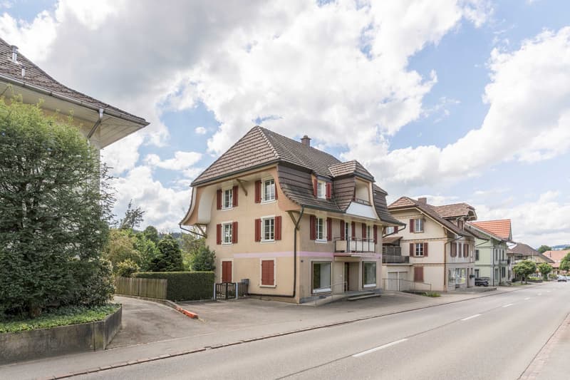 IMMEUBLE RÉSIDENTIEL ET COMMERCIAL DE GRANDE SUPERFICIE AU CENTRE DU VILLAGE (7)