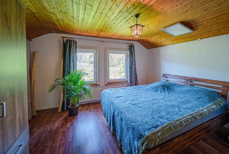 FULLY LET MULTI-FAMILY HOUSE WITH 5.24% GROSS YIELD (4)