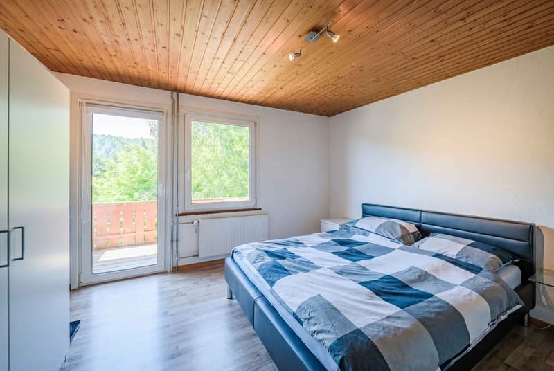 FULLY LET MULTI-FAMILY HOUSE WITH 5.24% GROSS YIELD (5)