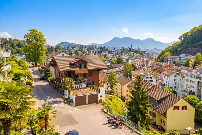 CHALET CHARME IN DER STADT MIT DREI EINHEITEN (1)