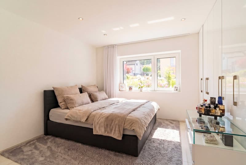 COMPLETELY RENOVATED 6.5 ROOM DETACHED HOUSE IN A SMART LOCATION (4)