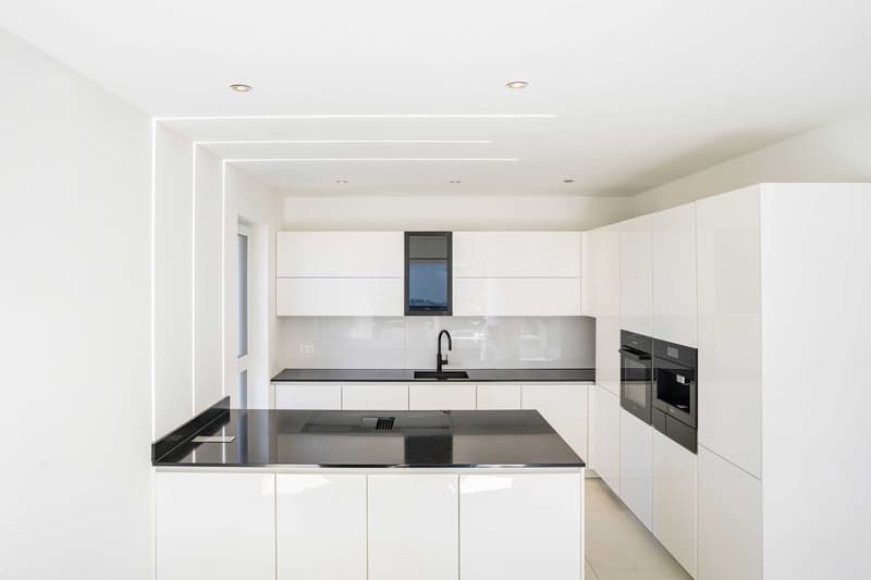 COMPLETELY RENOVATED 6.5 ROOM DETACHED HOUSE IN A SMART LOCATION (3)