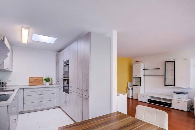 CLASSY AND WELL MAINTAINED 3.5 ROOM APARTMENT (3)