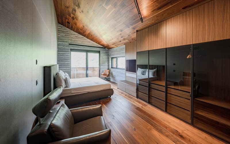 PURE DOMINANCE - PENTHOUSE WITH MOUNTAIN VIEWS AND A WELLNESS AREA (3)