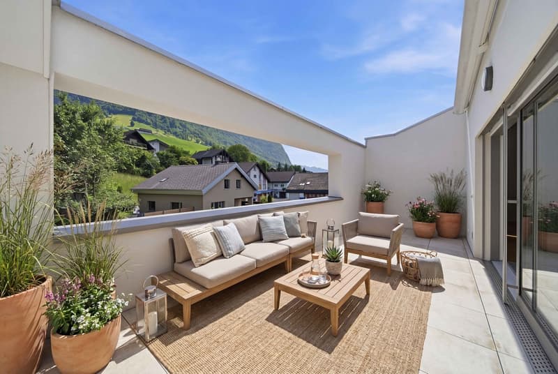 APPARTEMENT DE HAUT DE GAMME DE 3,5 PIÈCES SOUS LES TOITS AVEC VUE PANORAMIQUE (2)