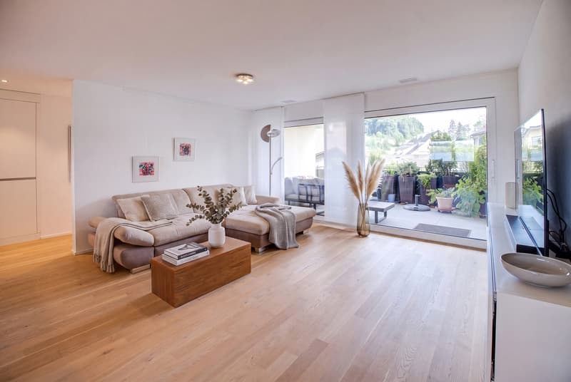 MODERN LIVING IN A NATURAL SETTING (1)