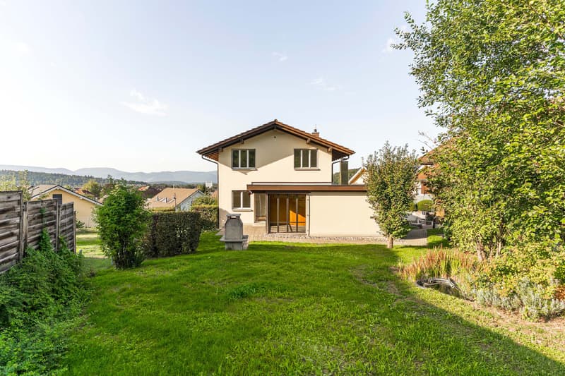 FREISTEHENDES EINFAMILIENHAUS MIT GROSSEM GARTEN UND WEITBLICK (3)