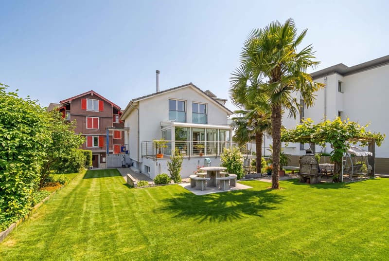 SÜDLICHES FLAIR IN SINS - MODERNES 6.5 ZIMMER EINFAMILIENHAUS MIT GARTENIDYLL (1)