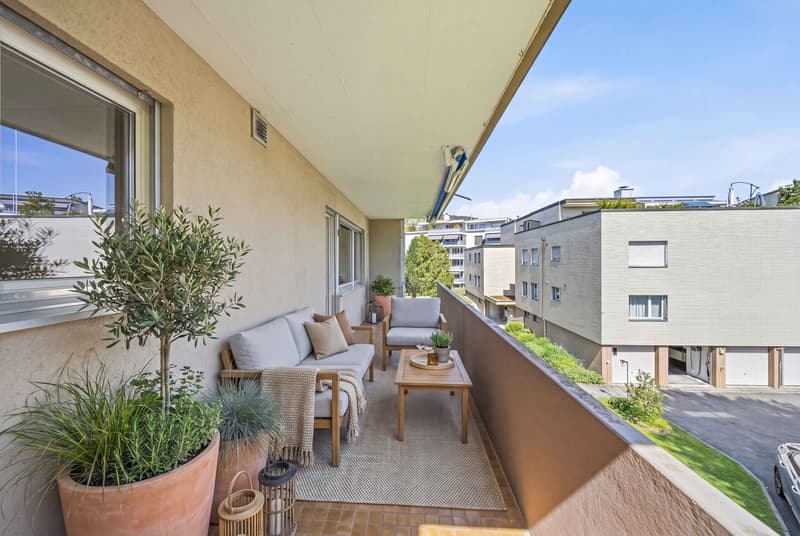 UN ESPACE ÉTONNAMMENT VASTE - 2,5 PIÈCES SUR 63 M² (6)