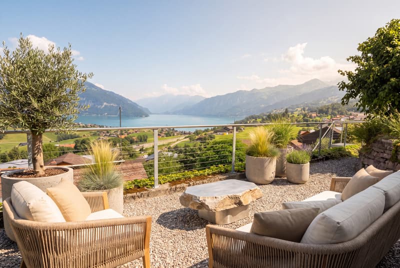 LIVE WHERE OTHERS GO ON VACATION — LAKEFRONT VIEW & GARDEN OASIS IN SPIEZ (1)