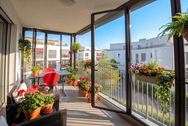 SPAZIOSO APPARTAMENTO DI 2,5 CAMERE CON GIARDINO D'INVERNO (6)