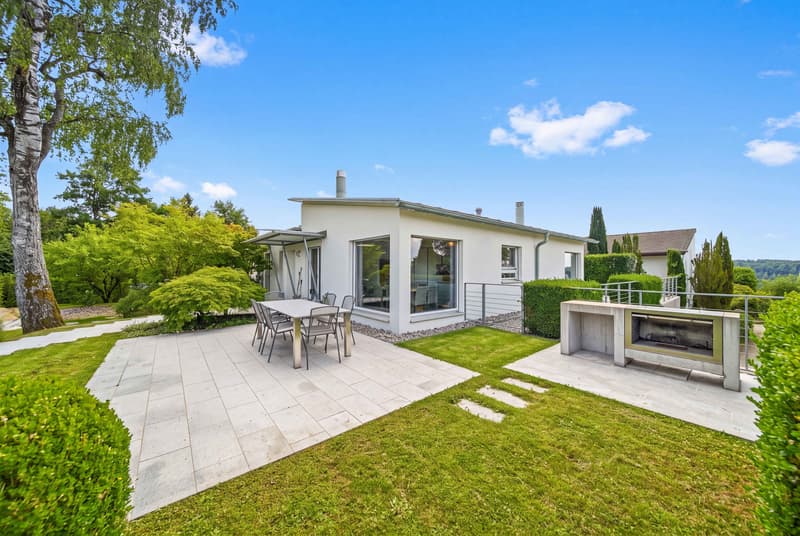 OVERVIEWING GREEN SPACES — ELEGANT 6.5-ROOM SINGLE-FAMILY HOME (1)