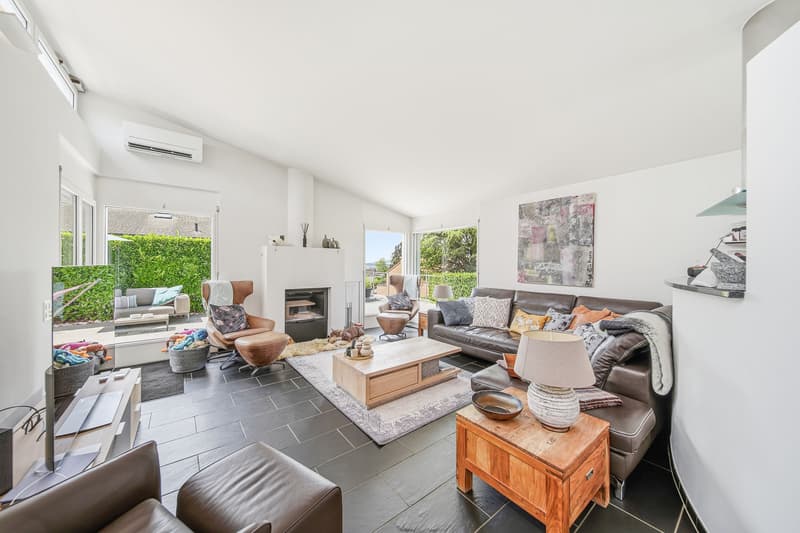 OVERVIEWING GREEN SPACES — ELEGANT 6.5-ROOM SINGLE-FAMILY HOME (2)