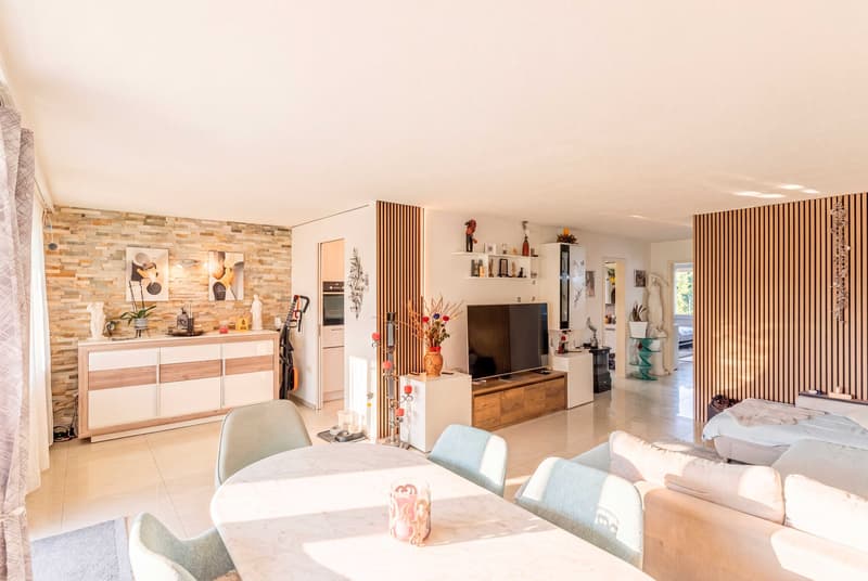 MODERN UND KOMFORTABEL - 4.5 ZIMMER WOHNUNG IN THÖRISHAUS (2)