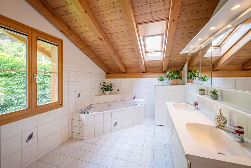 PRÄCHTIGE AUSSICHTEN IN ISELTWALD - SCHMUCKES CHALET OBERHALB VOM BRIENZERSEE (6)