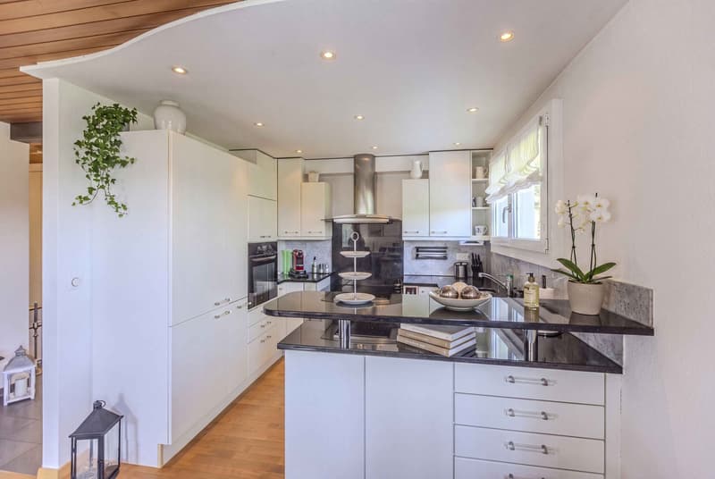 WEITSICHT UND BLICK INS GRÜNE - 4.5 ZIMMER TERRASSENHAUS IN OSTERMUNDIGEN (4)