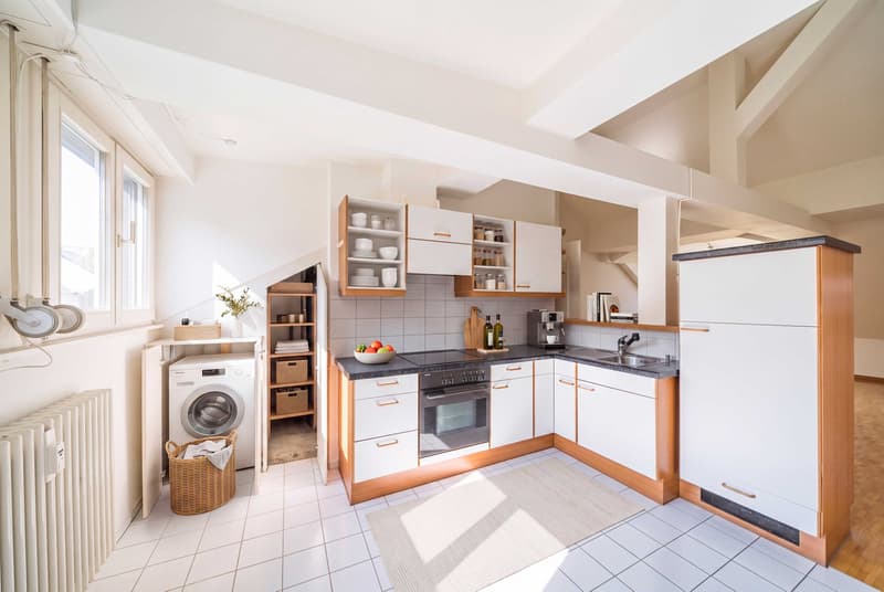 DACHWOHNUNG MIT CHARME IN BASEL-STADT (2)