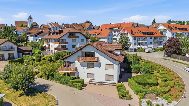 WOHNCHARME MIT WEITBLICK -  4.5 ZIMMER DACHWOHNUNG IN OBERWIL-LIELI (7)