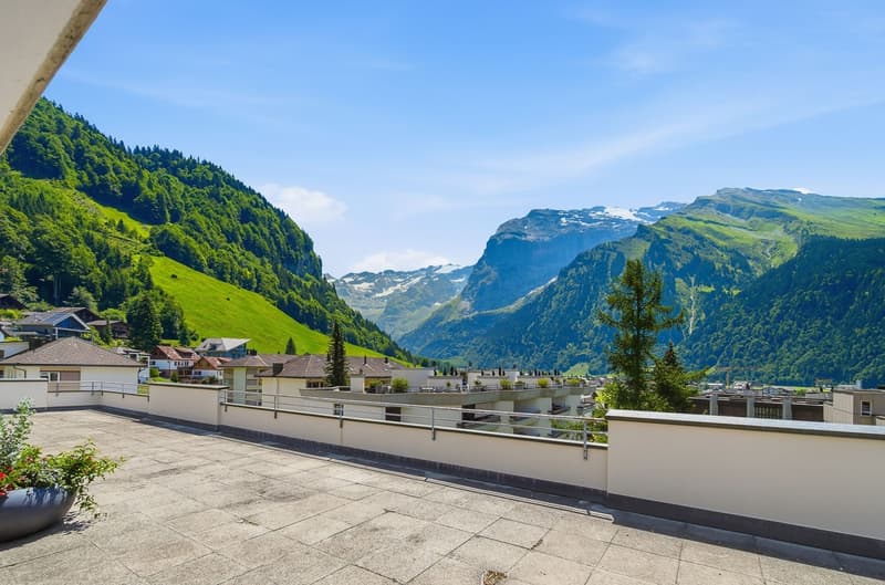 ALPINES AMBIENTE MIT WEITBLICK - 2.5 ZIMMER FERIENWOHNUNG IN ENGELBERG (1)