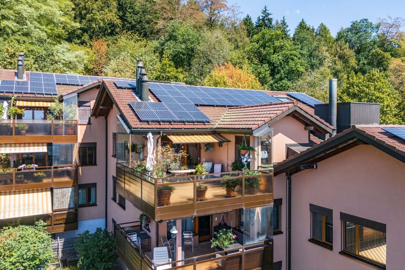 ÜBER DEN DÄCHERN VON GRENCHEN - MAISONETTE-DACHWOHNUNG MIT STADTSICHT (7)