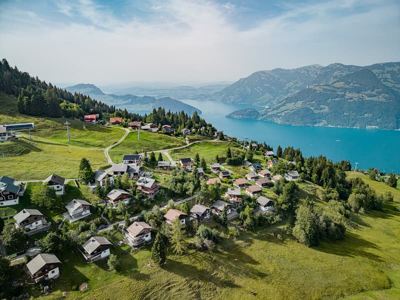 FERIENIDYLLE HOCH ÜBER DEM VIERWALDSTÄTTERSEE (1)