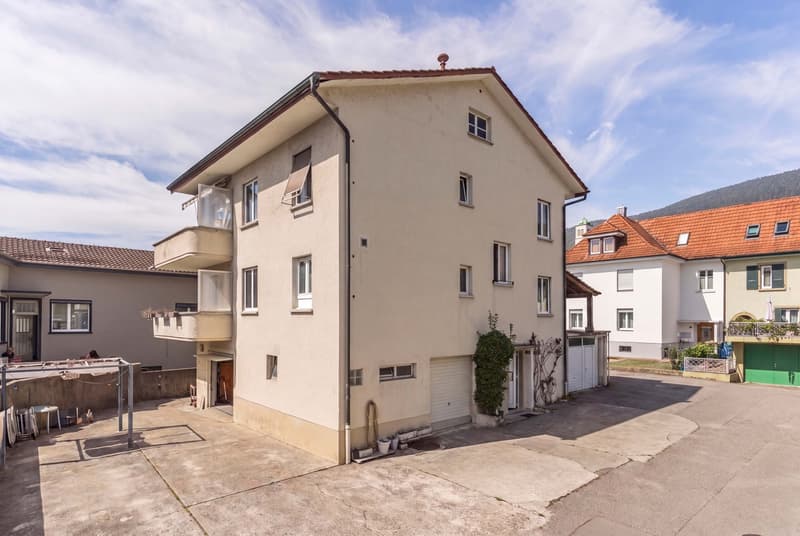 GROSSZÜGIGES ZWEIFAMILIENHAUS IN GRENCHEN (1)