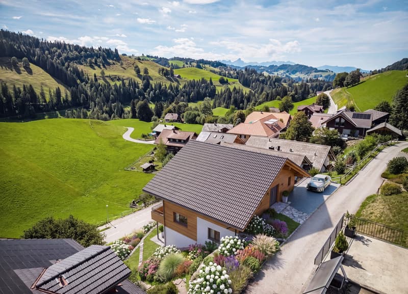 ATTRAKTIVE BAULANDPARZELLE INMITTEN DER BERNER ALPENWELT (2)
