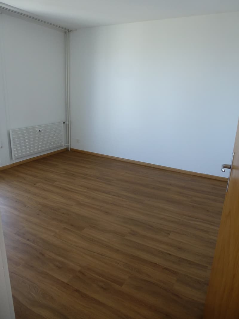 Schlafzimmer mit kleinem Balkon