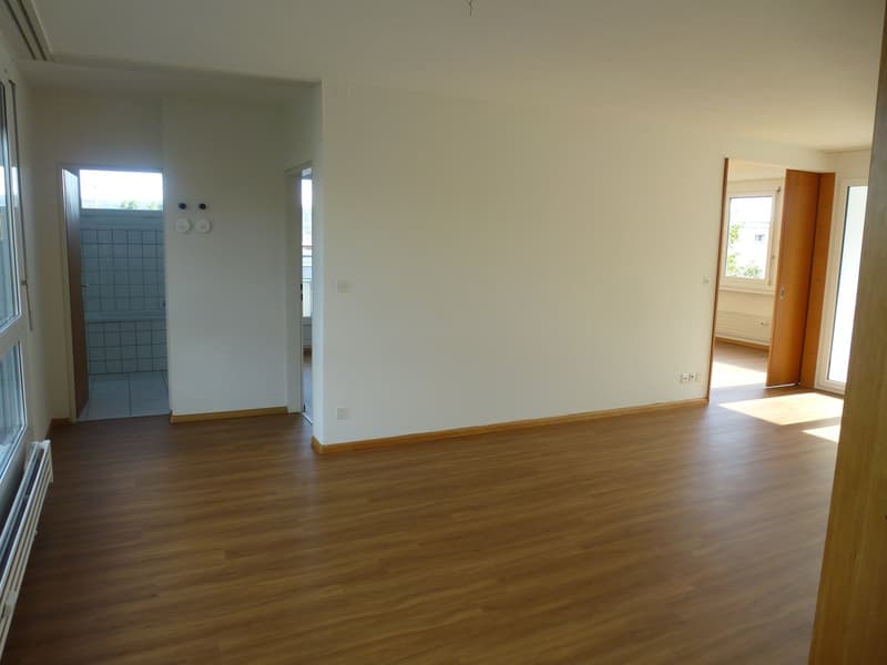 Sicht von Küche in Wohnraum