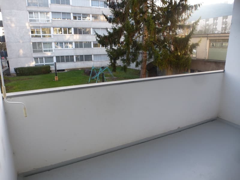 Bright spacious 3.5-room apartment with balcony (5)