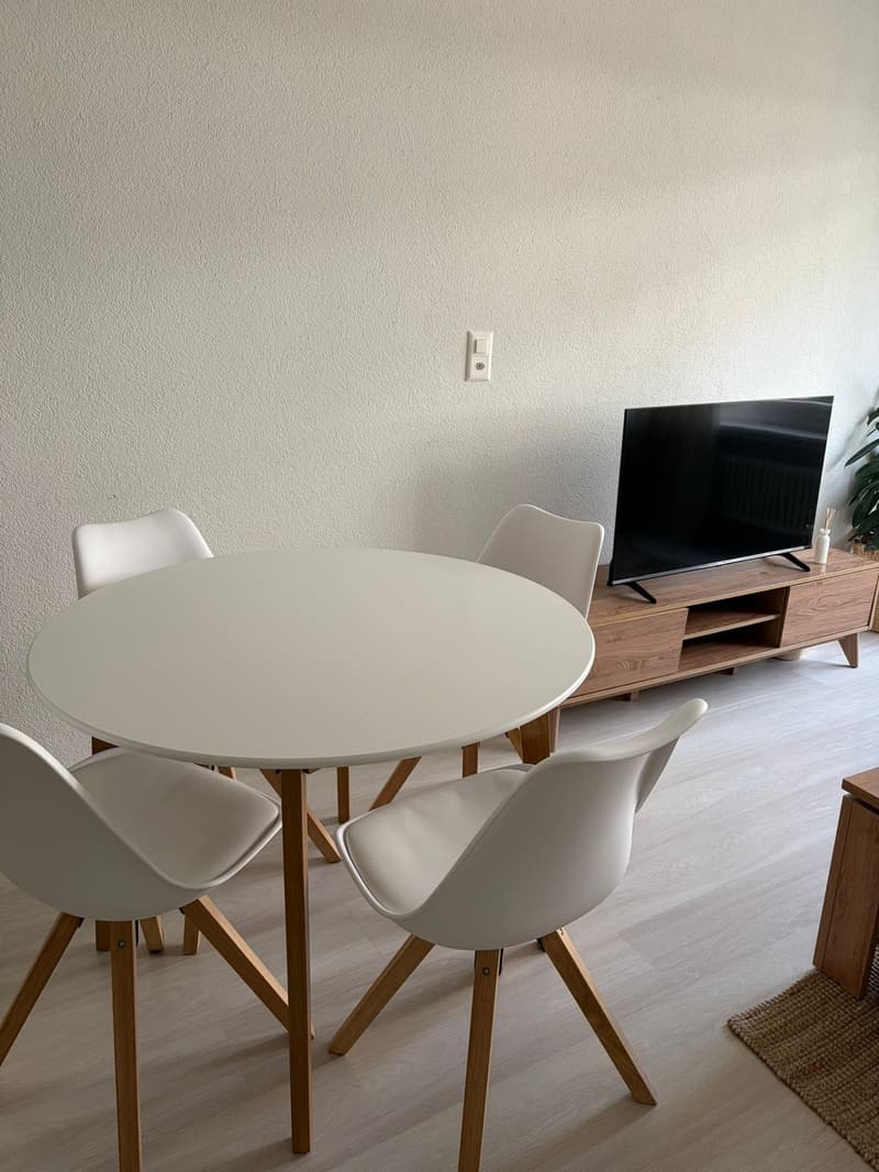 Notre petit appartement à Fluntern cherche quelqu'un pour l'appeler home en juillet et août (2)