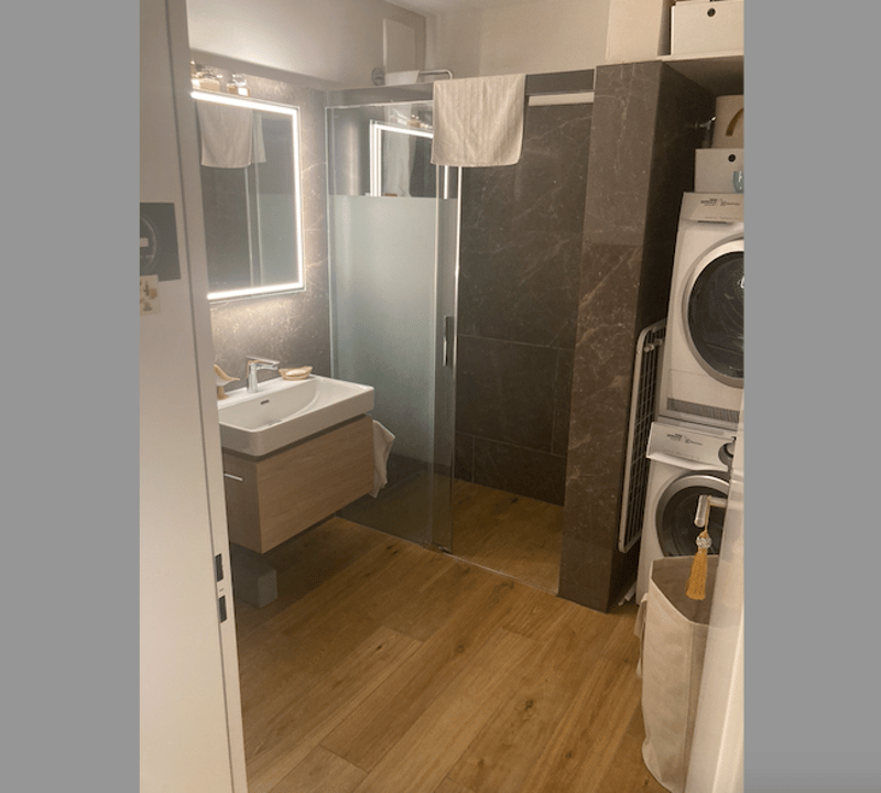 Large, bright, beautiful 2 1/2 room apartment (3)